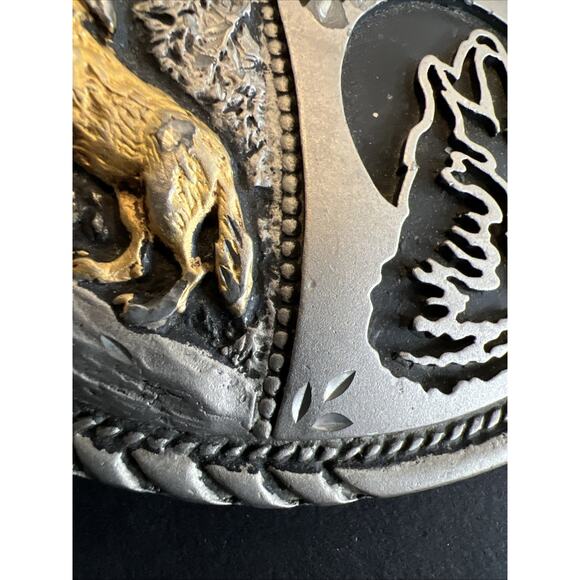 Vtg SSI western Buckle Wolf Howling At Moon Trucker Navajo Handcrafted USA - Picture 2 of 8